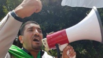 Algérie: de sa cellule, Karim Tabbou, figure du "Hirak", appelle à "garder espoir" Algérie: de sa cellule, Karim Tabbou, figure du "Hirak", appelle à "garder espoir"