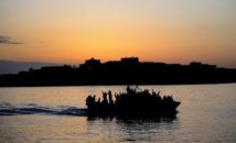Italie: 56 survivants, des dizaines de disparus dans un naufrage Italie: 56 survivants, des dizaines de disparus dans un naufrage