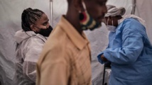 En Afrique du Sud, le cri d'alarme du personnel médical avant le pic de la pandémie En Afrique du Sud, le cri d'alarme du personnel médical avant le pic de la pandémie