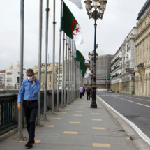 Coronavirus: pourquoi l'Algérie garde ses frontières fermées Coronavirus: pourquoi l'Algérie garde ses frontières fermées