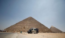 Coronavirus: L'Egypte rouvre aéroports et accès aux pyramides