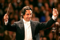 Riccardo Muti ouvre la saison de l'Opéra de Rome avec "Simon Boccanegra" Riccardo Muti ouvre la saison de l'Opéra de Rome avec "Simon Boccanegra"