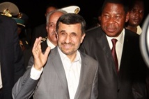 L'Iran n'a "pas besoin de la bombe atomique", affirme Ahmadinejad