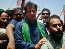 Pakistan: Imran Khan reste alité, vague de sympathie dans le pays