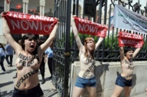Tunisie: trois Femen interpellées seins nus, une première dans le monde arabe
