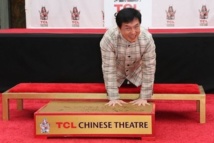 Jackie Chan, premier acteur chinois à déposer ses empreintes à Hollywood