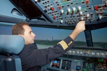 Un passager tente de pénétrer dans le cockpit sur un vol entre l'Australie et les Philippines