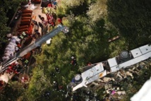 Italie: au moins 38 morts dans l'accident d'un car de pèlerins Italie: au moins 38 morts dans l'accident d'un car de pèlerins