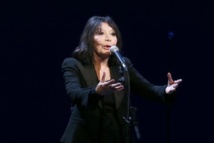 Petit malaise de Juliette Gréco au Festival de Ramatuelle Petit malaise de Juliette Gréco au Festival de Ramatuelle