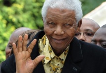 Mandela toujours à l'hôpital, état "critique mais stationnaire"