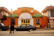 Au Ghana, une réalisatrice se bat pour sauver le Rex, cinéma historique Au Ghana, une réalisatrice se bat pour sauver le Rex, cinéma historique