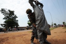 Centrafrique: les Français lancent le désarmement des milices à Bangui