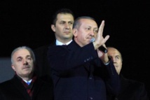 Turquie: Erdogan réunit son nouveau gouvernement, rebond des marchés Turquie: Erdogan réunit son nouveau gouvernement, rebond des marchés