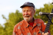 Pete Seeger, un des pères du folk américain et du "protest song", est mort Pete Seeger, un des pères du folk américain et du "protest song", est mort