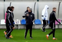 L'entraîneur de Chelsea José Mourinho avec ses joueurs