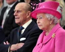 Deux souverains se rencontrent: Elizabeth reçue par le pape argentin Deux souverains se rencontrent: Elizabeth reçue par le pape argentin