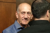 Israël: 5 à 7 ans de prison requis contre l'ex-Premier ministre Olmert Israël: 5 à 7 ans de prison requis contre l'ex-Premier ministre Olmert