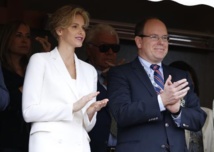 Le prince Albert II de Monaco et son épouse Charlène Le prince Albert II de Monaco et son épouse Charlène