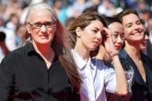 La présidente Jane Campion et des membres du jury Sofia Coppola, Jeon Do-yeon et Carole Bouquet La présidente Jane Campion et des membres du jury Sofia Coppola, Jeon Do-yeon et Carole Bouquet