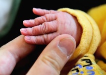 La France condamnée pour non-reconnaissance des enfants nés de mère porteuse à l'étrangerv La France condamnée pour non-reconnaissance des enfants nés de mère porteuse à l'étrangerv