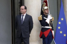 Hollande fait du chômage longue durée une "cause nationale" Hollande fait du chômage longue durée une "cause nationale"