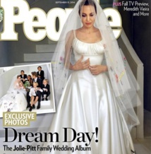 La robe de mariée d'Angelina Jolie était brodée de dessins de ses enfants La robe de mariée d'Angelina Jolie était brodée de dessins de ses enfants