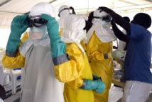 Ebola: premiers essais en Afrique de trois traitements possibles Ebola: premiers essais en Afrique de trois traitements possibles