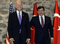 Joe Biden en Turquie, offensive de l'EI en Irak pour prendre Ramadi