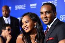 La fille de Whitney Houston, retrouvée inconsciente, "lutte pour sa vie" La fille de Whitney Houston, retrouvée inconsciente, "lutte pour sa vie"