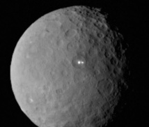 La sonde Dawn en orbite autour de Cérès, plus petite planète naine du système solaire