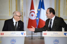 Tunisie: Essebsi reçoit à Paris la promesse d'une "coopération exemplaire"