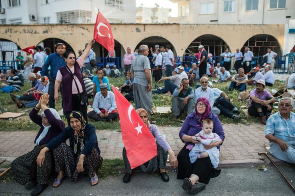 Turquie : le chef du parti pro-kurde écarte l'idée d'une coalition avec l'AKP au pouvoir
