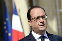 Hollande: le référendum grec, "choix souverain" sur le maintien dans l'euro