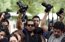 Emotion et colère lors des obsèques du photoreporter tué à Mexico