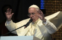 Le pape dénonce des persécutions "inhumaines" contre les chrétiens d'Orient