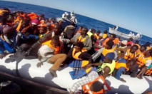 Naufrage en Méditerranée: les recherches se poursuivent, les survivants attendus à Palerme