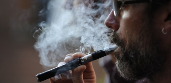 La cigarette électronique est sur la sellette La cigarette électronique est sur la sellette