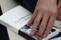 "Les Echoués", le roman d'un reporter de guerre sur les migrants "Les Echoués", le roman d'un reporter de guerre sur les migrants