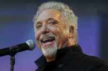 Tom Jones veut faire un test ADN pour savoir s'il a des ancêtres noirs