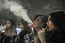 Les cigarettes électroniques contiennent des substances chimiques dangereuses Les cigarettes électroniques contiennent des substances chimiques dangereuses