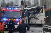 Accident de car scolaire: la ridelle du camion s'est détachée et a percuté le bus Accident de car scolaire: la ridelle du camion s'est détachée et a percuté le bus