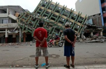 Séisme en Equateur: plus de 600 morts, l'ONU et la Banque mondiale mobilisées Séisme en Equateur: plus de 600 morts, l'ONU et la Banque mondiale mobilisées