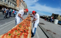 Naples reprend à Milan le record de la plus longue pizza du monde Naples reprend à Milan le record de la plus longue pizza du monde