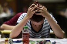 Bac: erreur dans un sujet de maths, signalée en milieu d'épreuve Bac: erreur dans un sujet de maths, signalée en milieu d'épreuve