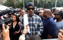 Etats-Unis: le rappeur Snoop Dogg défile pour un "dialogue" avec la police Etats-Unis: le rappeur Snoop Dogg défile pour un "dialogue" avec la police