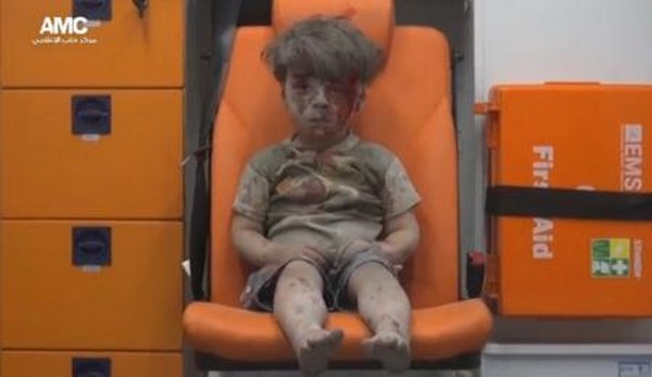 Un petit garçon de cinq ans, "vrai visage" de la guerre en Syrie