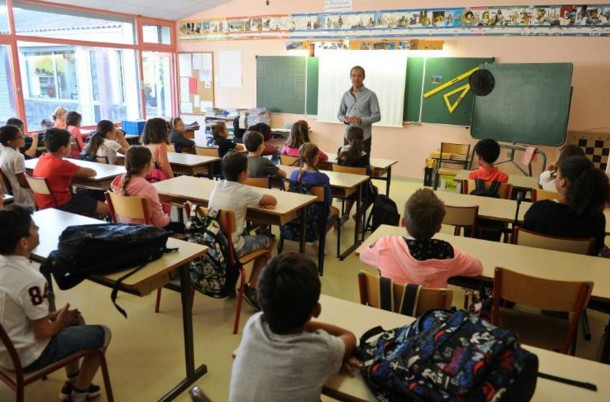 Education: les 60.000 postes promis par Hollande inscrits dans le budget 2017 Education: les 60.000 postes promis par Hollande inscrits dans le budget 2017