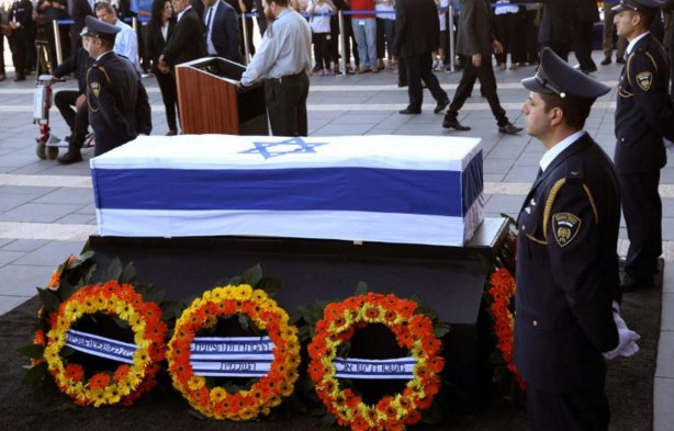 Mort de Shimon Peres: Israël se recueille sur sa dépouille en attendant les leaders de la planète