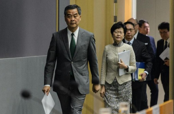 Hong Kong: Pékin interdit à deux députés de siéger au Parlement