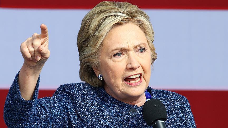 Clinton impute sa défaite au FBI